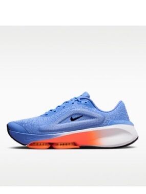 Nike Versair women’s cross training shoes (7.5)